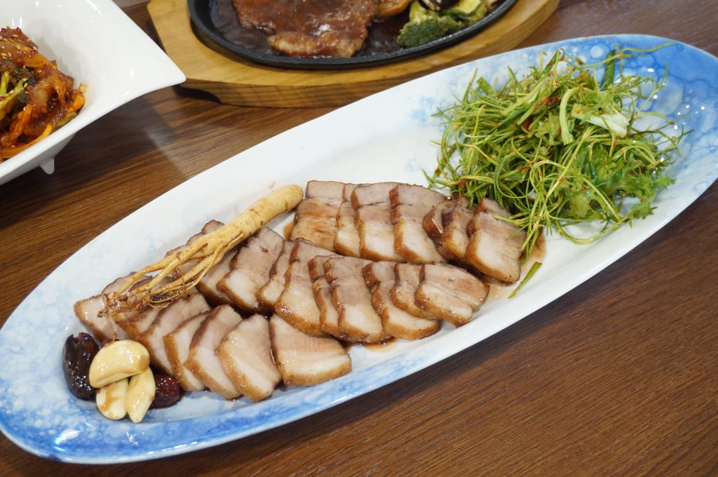 통삼겹살 와인 조림